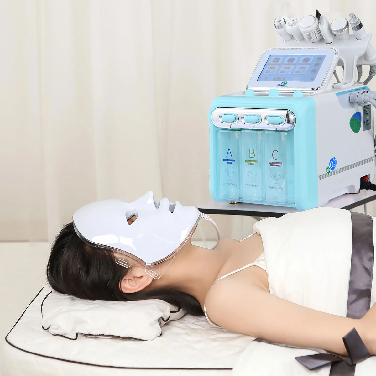 HydroGlow Pro – 7-in-1 Clinical Facial Station